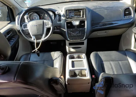 2016 Chrysler Town & Country Touring из США, поврежденный, VIN 2C4RC1BGXGR129197